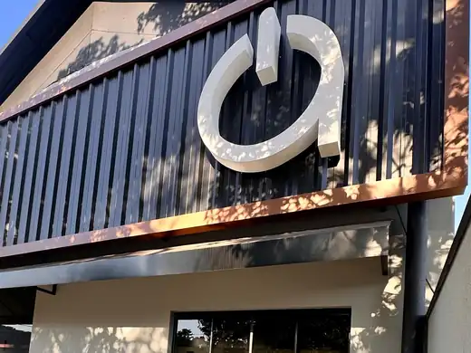 Detalhe do símbolo — projeto Arena pela Focco Luminosos