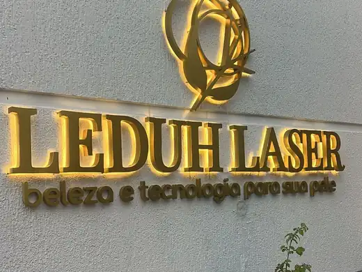 Letras caixa iluminadas — projeto Leduh Laser pela Focco Luminosos