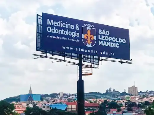 Outdoor — projeto São Leopoldo Mandic pela Focco Luminosos