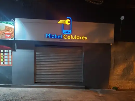 Letras caixa iluminadas — projeto Michel Celulares pela Focco Luminosos