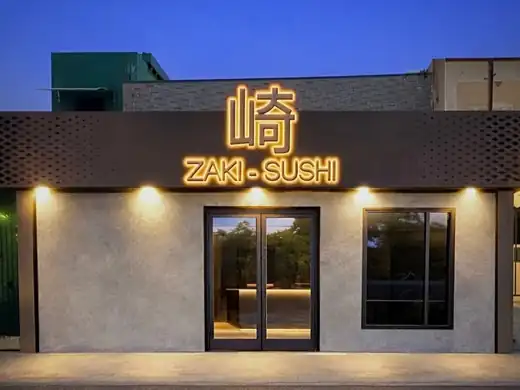 Letras caixa iluminadas — projeto Zaki Sushi pela Focco Luminosos